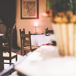 Quari Restaurant & Pizza Hotel 3*