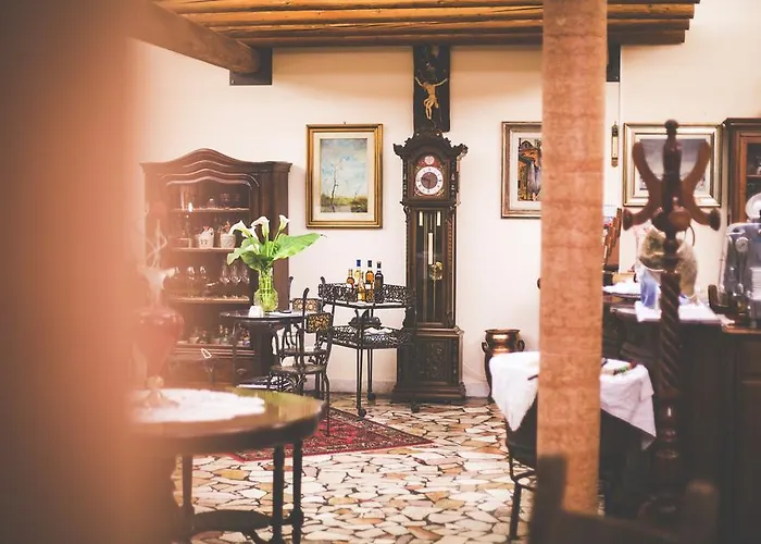 Hotel Quari Restaurant & Pizza
