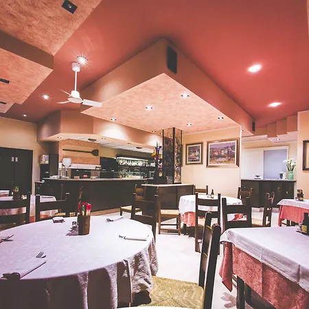 Hotel Quari Restaurant & Pizza