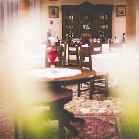 Quari Hotel Restaurant & Pizza Hotel