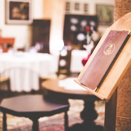 Quari Hotel Restaurant & Pizza Hotel