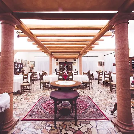 Quari Hotel Restaurant & Pizza Hotel