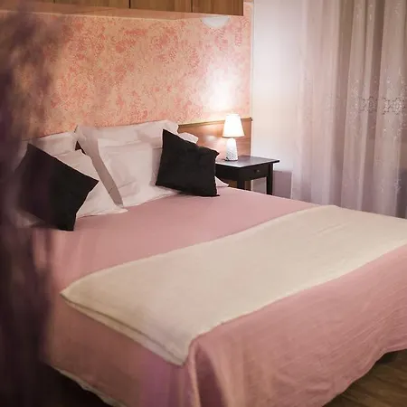 Quari Hotel Restaurant & Pizza Hotel