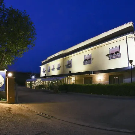 Quari Hotel Restaurant & Pizza Hotel 3*